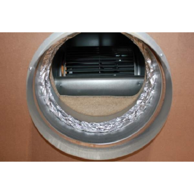 duto de ventilação circular com borda metálica e grades pretas