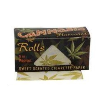 Embalagem de papel de enrolar com sabor cannabis e padrão de folhas verdes.