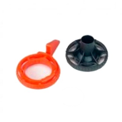 Dois componentes plásticos, um anel vermelho e uma peça preta circular