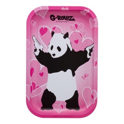 Tabuleiro metálico rosa com panda a segurar pistolas e corações