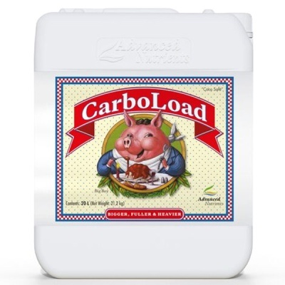 Recipiente plástico branco com etiqueta colorida de produto CarboLoad, mostrando porco rosa animado e texto informativo.