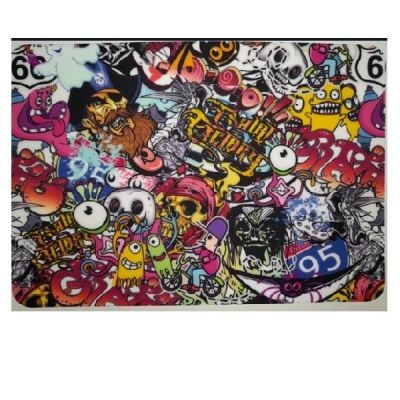 Tapete colorido com ilustrações graffiti várias e texto 95 e ROXIROX