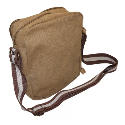 Mala de ombro de tecido castanho claro com alça ajustável castanha e branca