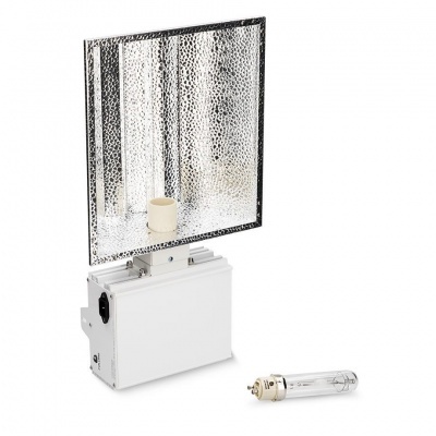 Luminária LED com refletor metálico prateado e lâmpada cilíndrica removível