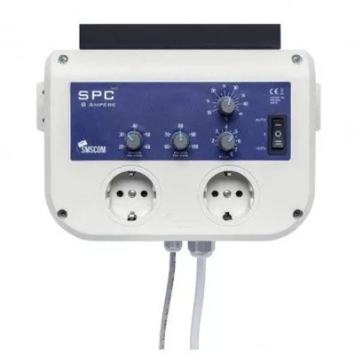 Dispositivo elétrico branco com painel azul, botões de controlo, interruptor, duas tomadas e cabos