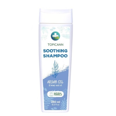 Frasco branco de champô Topicann Soothing Shampoo com rótulo azul e branco