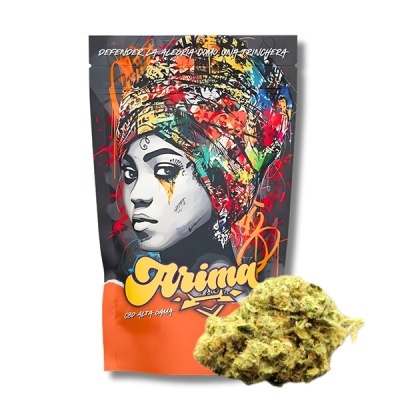 Embalagem colorida com rosto feminino e flor de cannabis