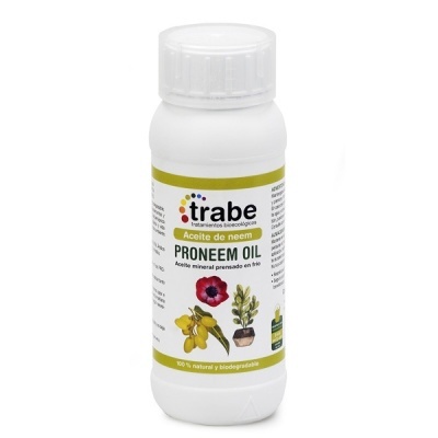 Frasco branco com rótulo de óleo mineral de neem