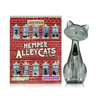 Cachimbo de vidro em forma de gato e embalagem de design com tema de gatos e tijolos vermelhos.