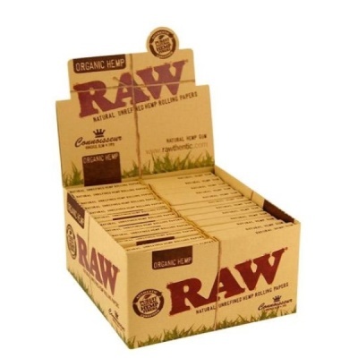 Caixa com maços de papel de enrolar RAW Organic Hemp em cartão castanho claro com texto vermelho.