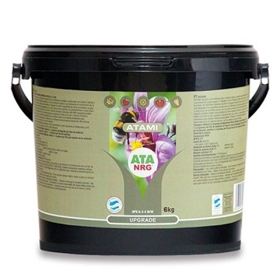 Embalagem plástica preta de 6 kg do produto ATAMI ATA NRG com etiquetas bege e verde