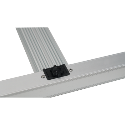 Esquadro de metal com porca de aperto preta