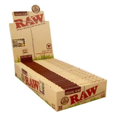 Caixa de exibição com 32 pacotes de papel RAW Organic Hemp 1 1/4 em embalagem bege e vermelha