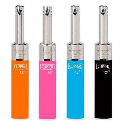 Quatro isqueiros CLIPPER soft em várias cores com topo metálico