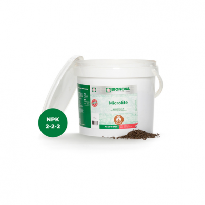 Balde branco com adubo Microlife Bionova NPK 2-2-2 e grânulos castanhos