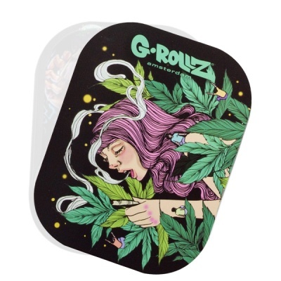 Base antideslizante com ilustração colorida de mulher e folhas verdes