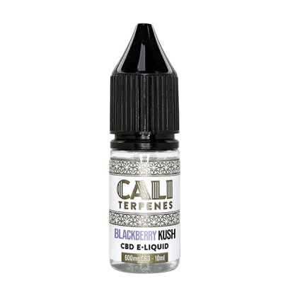 Frasco pequeno de líquido CBD para vaporizador com rótulo branco e tampa preta