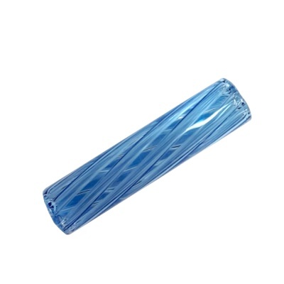 Rolo de massagem azul translúcido com padrão espiralado em relevo