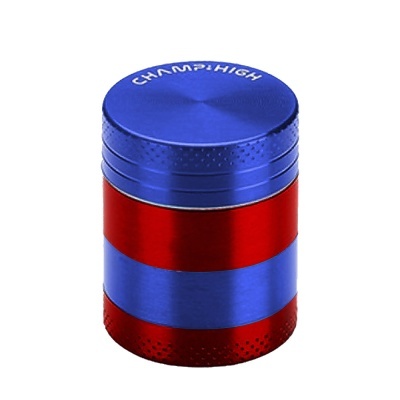 Triturador metálico azul e vermelho com texto CHAMP.HIGH na tampa.