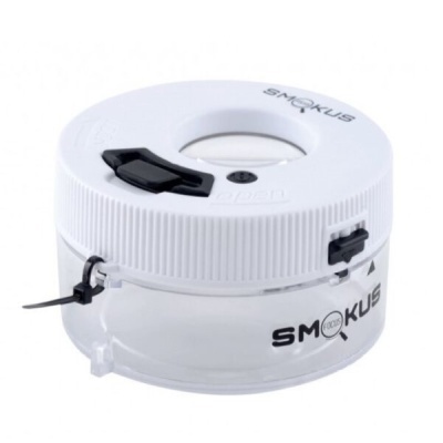 Dispositivo circular plástico transparente e branco com texto SMOKUS