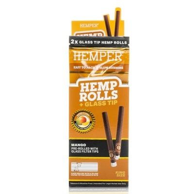 Embalagem laranja com textos brancos e dois cigarros marrons com filtro de vidro