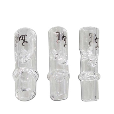 Três tubos transparentes de vidro com letras pretas HT em estilo gótico