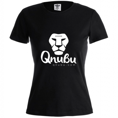 T-shirt preta com estampa branca de rosto de leão e texto Qnubu qnubu.com