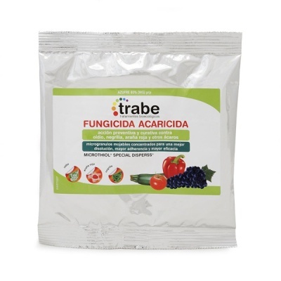 Pacote branco de fungicida acaricida Trabe com etiqueta verde e branca e imagens de vegetais e frutas