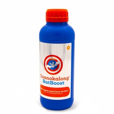 Frasco azul com tampa laranja de fertilizante líquido orgânico Guanokalong BatBoost