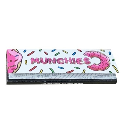 Pacote de papel para enrolar com design de donuts cor-de-rosa e texto MUNCHIES