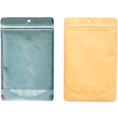 Dois sacos com fecho zip, um azul turquesa transparente e outro castanho opaco, com orifício para pendurar