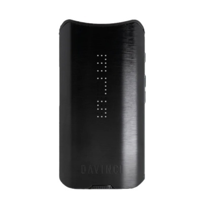 Dispositivo portátil preto com display digital e texto DAVINCI