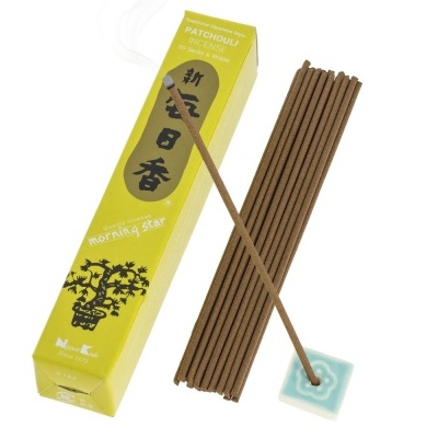 Caixa amarela de incenso Patchouli Morning Star com varetas marrons e suporte cerâmico azul