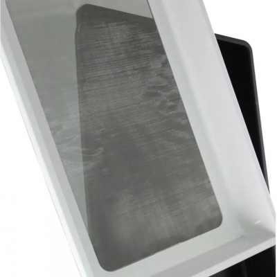 Tabuleiro retangular branco com tampa transparente e tabuleiro preto