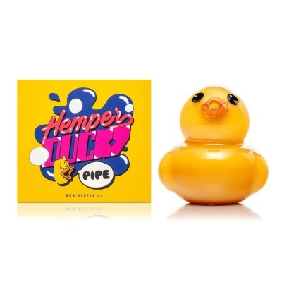 Pipe em forma de pato amarelo com embalagem amarela colorida