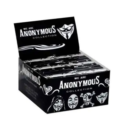Caixa preta com texto WE ARE ANONYMOUS COLLECTION e imagens da máscara Guy Fawkes