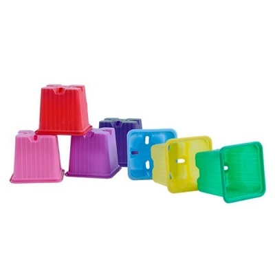 Vasos quadrados de plástico colorido variados