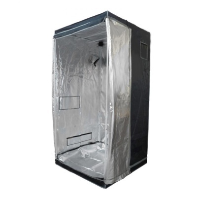 Tenda de cultivo interior prateada e preta com janelas de ventilação