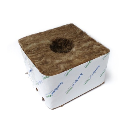 Bloco quadrado de lã mineral para cultivo encapsulado em embalagem branca com texto