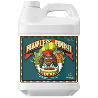 Recipiente plástico branco com etiqueta colorida Flawless Finish e ilustração de chef com chapéu