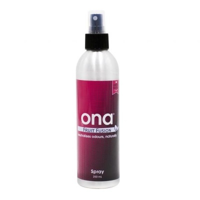 Spray metálico Ona Fruit Fusion com rótulo vermelho e preto e tampa preta