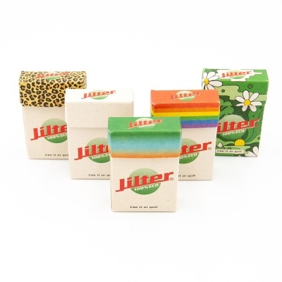Cinco caixas de filtros Jilter com diferentes padrões coloridos sobre fundo branco