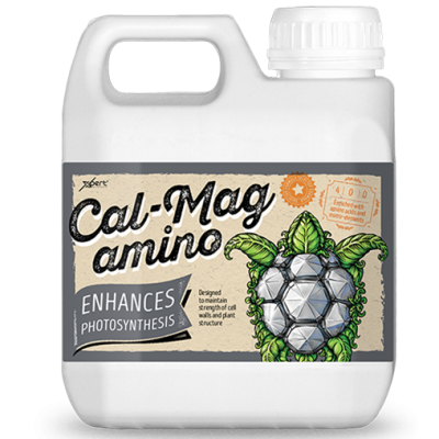 Frasco branco com rótulo de Cal-Mag amino e ilustração de folhas verdes.