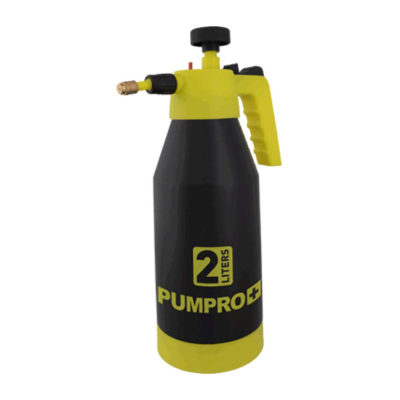 Pulverizador de mão preto e amarelo com capacidade de 2 litros