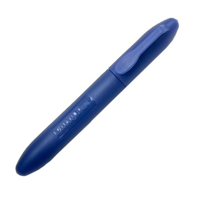 Caneta azul com tampa e clip, texto em relevo Duddy.Dac
