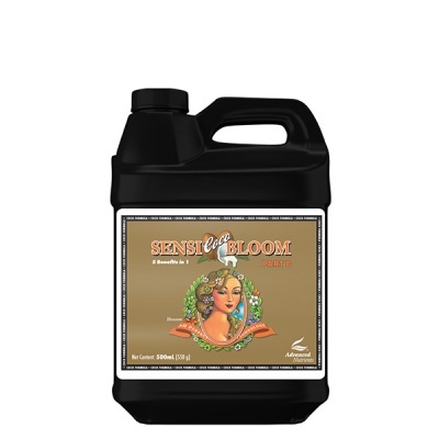 Recipiente preto com etiqueta bege e texto SENSI coco BLOOM PART B