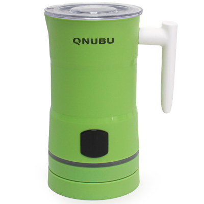 Leiteira elétrica verde com pega branca e botão preto