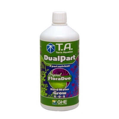 Frasco branco com etiqueta colorida de fertilizante T.A. Terra Aquatica DualPart FloraDuo HardWater Grow