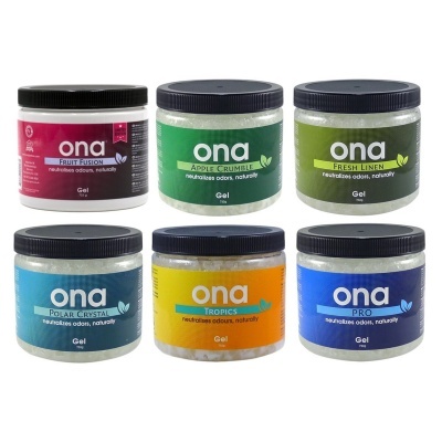 Seis frascos de gel ONA para neutralizar odores com etiquetas coloridas e tampas pretas