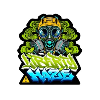 Máscara de gás com chapéu amarelo e texto LIBERTY HAZE em estilo grafite